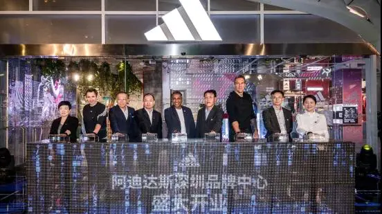 阿迪达斯华南.jpg 阿迪达斯华南.jpg
